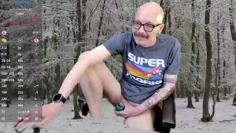 Snapshot of tumbles05 chatting on December 2025 06:12:02 AM tumbling through online show from December 2025 06:12:02 AM