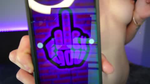 Snapshot of tweety_twist chatting on January 2025 12:37:02 AM MayCarrey online show from January 2025 12:37:02 AM