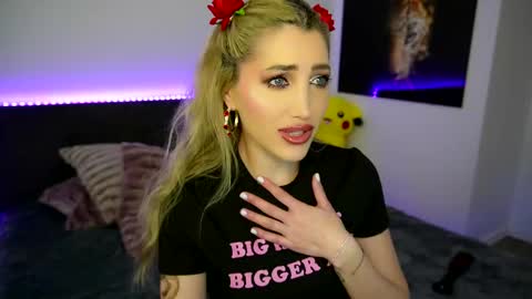 Snapshot of tweety_twist chatting on February 2025 09:35:02 PM MayCarrey online show from February 2025 09:35:02 PM