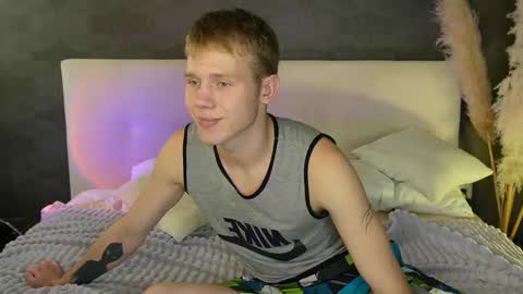 Snapshot of twelveeek chatting on October 2025 06:39:01 PM Angus online show from October 2025 06:39:01 PM