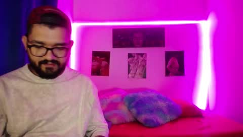 Snapshot of twinflamesxx chatting on September 2025 12:48:02 AM TwinFlamesXX online show from September 2025 12:48:02 AM