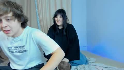 twinflux online show from November 2025 12:10:01 AM