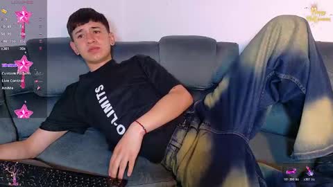 Snapshot of twink_daren chatting on October 2025 07:07:02 PM Mr Daren online show from October 2025 07:07:02 PM