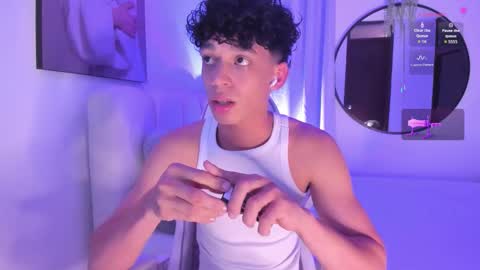 Snapshot of twink_lion chatting on October 2025 09:23:02 PM Lion online show from October 2025 09:23:02 PM