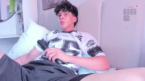 Snapshot of twink_lion chatting on October 2025 05:51:02 PM Lion online show from October 2025 05:51:02 PM