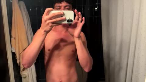 Snapshot of twink_lion chatting on November 2025 03:28:02 PM Lion online show from November 2025 03:28:02 PM