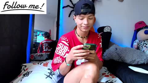 Snapshot of twink_sebas_ chatting on December 2024 04:29:02 PM Bad boy sebastian online show from December 2024 04:29:02 PM