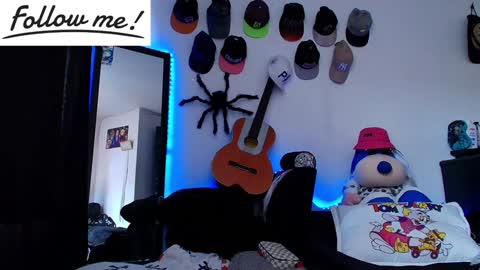 Snapshot of twink_sebas_ chatting on December 2024 05:48:02 PM Bad boy sebastian online show from December 2024 05:48:02 PM
