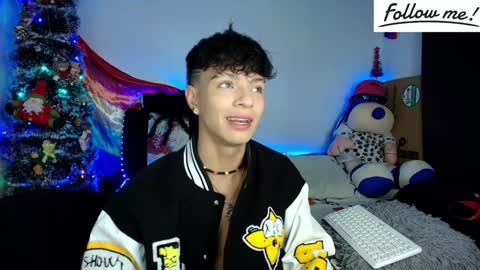 Snapshot of twink_sebas_ chatting on December 2024 04:45:01 AM Bad boy sebastian online show from December 2024 04:45:01 AM