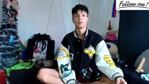 Snapshot of twink_sebas_ chatting on December 2024 02:56:01 PM Bad boy sebastian online show from December 2024 02:56:01 PM