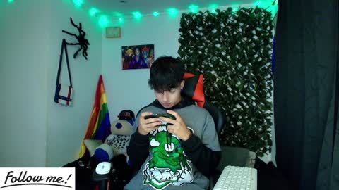 Snapshot of twink_sebas_ chatting on January 2025 12:35:01 AM Bad boy sebastian online show from January 2025 12:35:01 AM