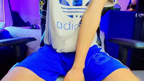 Snapshot of twink_sebas_ chatting on November 2025 09:59:01 PM Bad boy sebastian online show from November 2025 09:59:01 PM