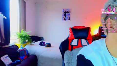 Snapshot of twink_sebas_ chatting on November 2025 03:08:02 PM Bad boy sebastian online show from November 2025 03:08:02 PM