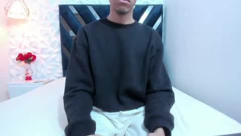 Snapshot of twinks08 chatting on February 2025 10:55:01 PM twinks08 online show from February 2025 10:55:01 PM