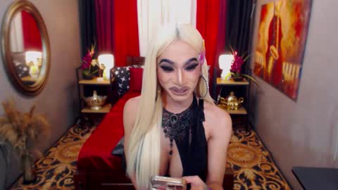 Snapshot of twofuckablestrans chatting on October 2025 11:17:01 AM KiaraKeana online show from October 2025 11:17:01 AM