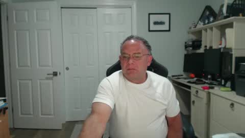 Snapshot of twopeopleinlove chatting on October 2025 10:00:02 AM Twopeopleinlove online show from October 2025 10:00:02 AM