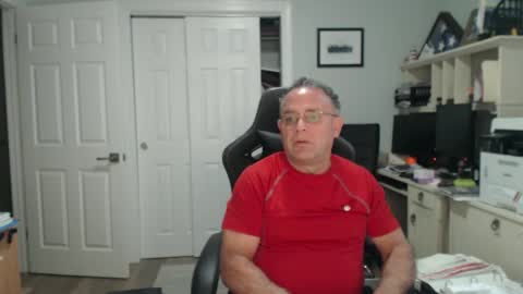 Snapshot of twopeopleinlove chatting on October 2025 09:51:01 AM Twopeopleinlove online show from October 2025 09:51:01 AM