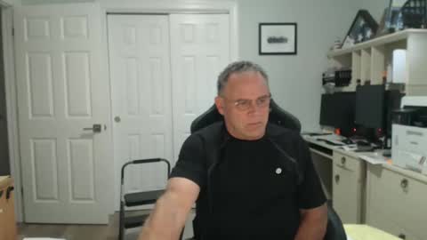 Snapshot of twopeopleinlove chatting on October 2025 12:48:02 PM Twopeopleinlove online show from October 2025 12:48:02 PM