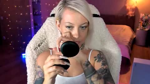 Snapshot of tykioty_miley chatting on October 2025 11:32:02 AM Miley online show from October 2025 11:32:02 AM