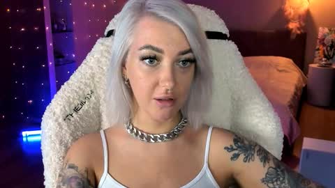 Snapshot of tykioty_miley chatting on October 2025 02:01:02 PM Miley online show from October 2025 02:01:02 PM