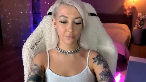 Snapshot of tykioty_miley chatting on November 2025 10:59:02 AM Miley online show from November 2025 10:59:02 AM