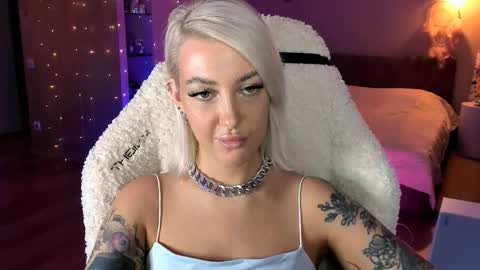 Snapshot of tykioty_miley chatting on November 2025 12:15:02 PM Miley online show from November 2025 12:15:02 PM