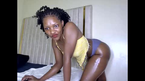Snapshot of tyla_cerry chatting on September 2025 02:00:02 AM tyla_cerry online show from September 2025 02:00:02 AM