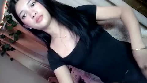 Snapshot of tyladine chatting on November 2025 12:05:01 PM tyladine online show from November 2025 12:05:01 PM