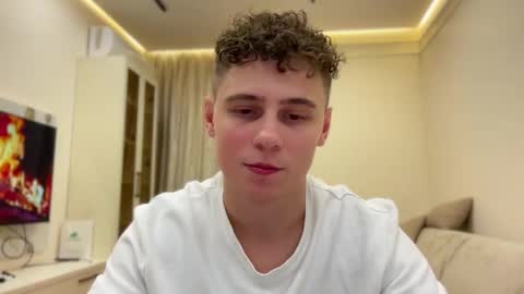 tyler_garrner online show from November 2025 06:28:01 PM