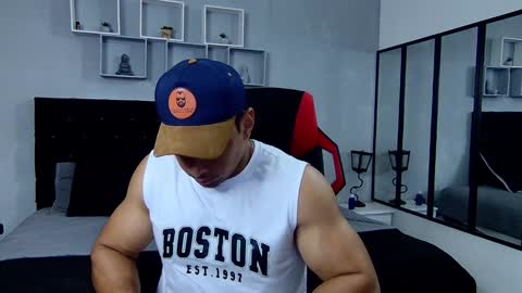 tyler_hank1 online show from February 2025 01:02:02 AM
