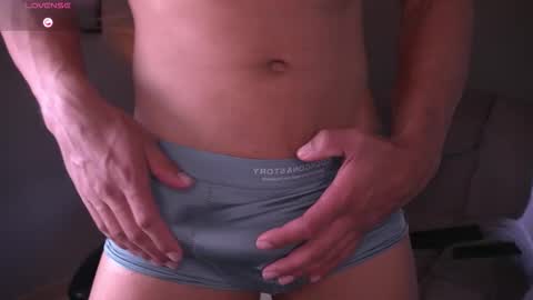 Snapshot of tyler_muscle chatting on October 2025 03:47:02 PM David online show from October 2025 03:47:02 PM