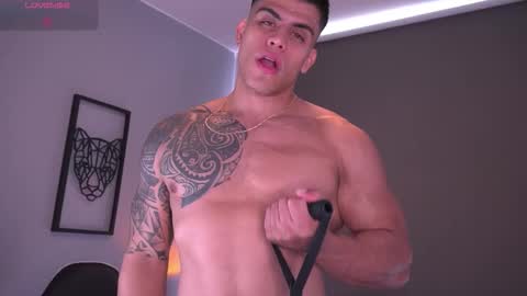 Snapshot of tyler_muscle chatting on November 2025 03:24:02 PM David online show from November 2025 03:24:02 PM