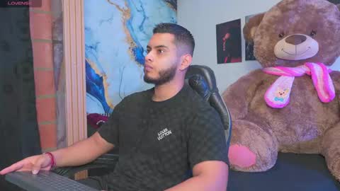 Snapshot of tyler_price01 chatting on September 2025 10:15:01 PM Tyler online show from September 2025 10:15:01 PM