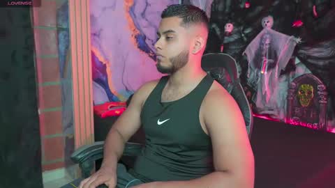 Snapshot of tyler_price01 chatting on October 2025 11:46:01 PM Tyler online show from October 2025 11:46:01 PM