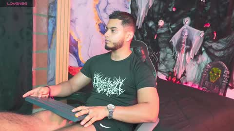 Snapshot of tyler_price01 chatting on October 2025 09:44:01 PM Tyler online show from October 2025 09:44:01 PM