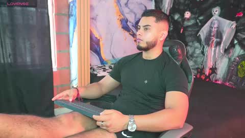 Snapshot of tyler_price01 chatting on October 2025 04:46:01 PM Tyler online show from October 2025 04:46:01 PM