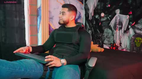 Snapshot of tyler_price01 chatting on October 2025 08:10:01 PM Tyler online show from October 2025 08:10:01 PM