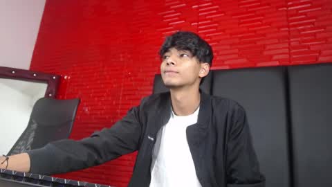 Snapshot of tyler_wolf_1 chatting on October 2025 12:28:02 PM tyler_wolf_1 online show from October 2025 12:28:02 PM