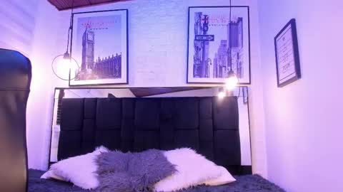 Snapshot of tylla_ chatting on October 2025 04:13:01 AM online show from October 2025 04:13:01 AM