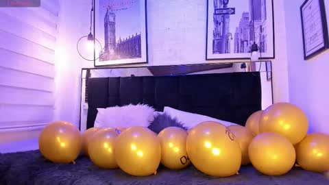 Snapshot of tylla_ chatting on November 2025 04:12:01 AM online show from November 2025 04:12:01 AM