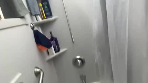 Snapshot of tyron9905 chatting on November 2025 04:02:02 AM Lil Ron online show from November 2025 04:02:02 AM