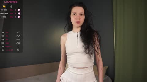 Lili online show from February 2025 08:05:02 PM