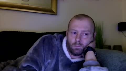 ukmatty3 online show from December 2024 06:14:01 PM