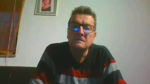 Snapshot of ulmeni4 chatting on January 2025 03:44:01 PM ulmeni4 online show from January 2025 03:44:01 PM