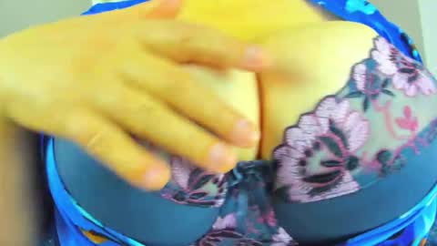 Snapshot of umnizza7777 chatting on October 2025 08:29:01 AM umnizza7777 online show from October 2025 08:29:01 AM