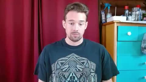 Snapshot of umphreak42 chatting on November 2025 05:33:02 PM Andrew online show from November 2025 05:33:02 PM