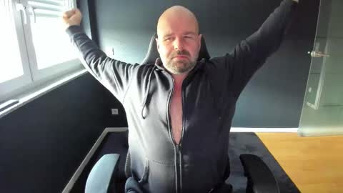 Uncle Bear online show from October 2025 09:44:01 AM