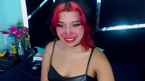 Snapshot of underbaby_ chatting on December 2024 08:25:02 PM UnderBaby online show from December 2024 08:25:02 PM