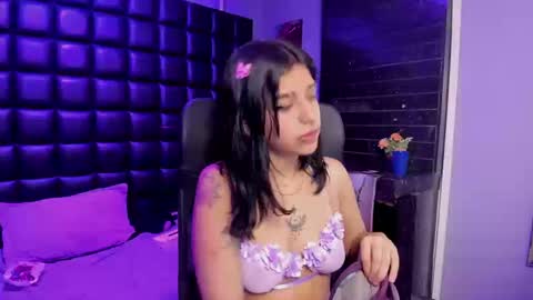 Snapshot of underbaby_ chatting on September 2025 03:52:02 AM UnderBaby online show from September 2025 03:52:02 AM
