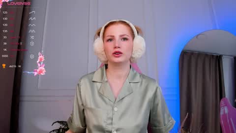 Snapshot of unicent chatting on December 2024 02:26:02 PM Call me Mira thumbs up its make me happy online show from December 2024 02:26:02 PM